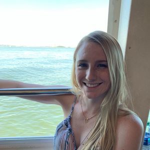 Meet your Posher, Olivia